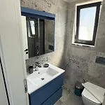 Lavida - Private Pool For 6 *