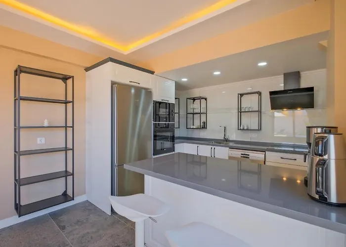 Lavida - Private Pool For 6