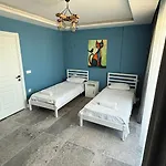 Lavida - Private Pool For 6